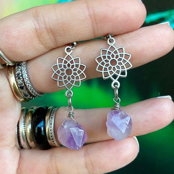 Flower of life amethyst cluster dangly earrings - Picture 7 of 10